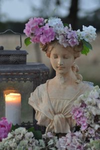 Flore aux hortensias et lanterne